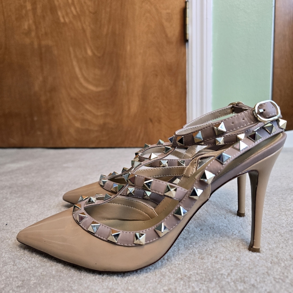 Kaitlyn Pan Studded Heels Size 7.5